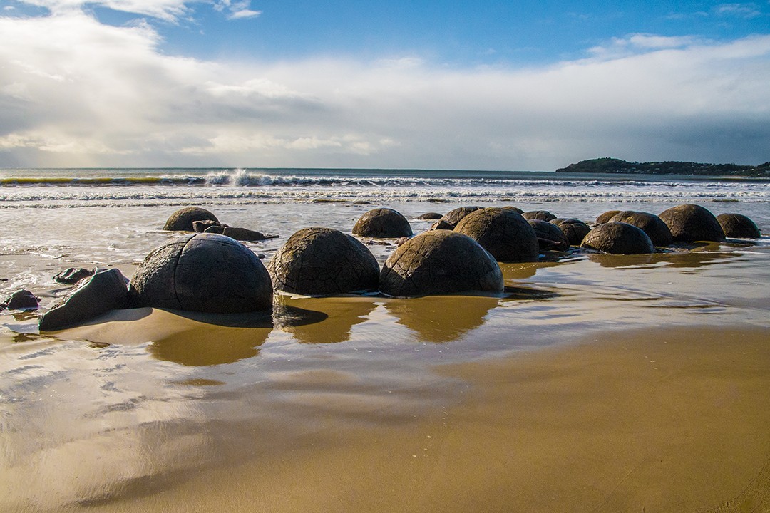 South Island short walks new zealand moeraki-boulders
