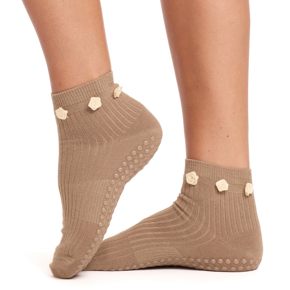 Souls., Beige Flower Grip Socks