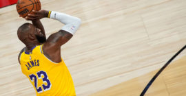 A Selfless Pass Ends One Of The Greatest Records In NBA History