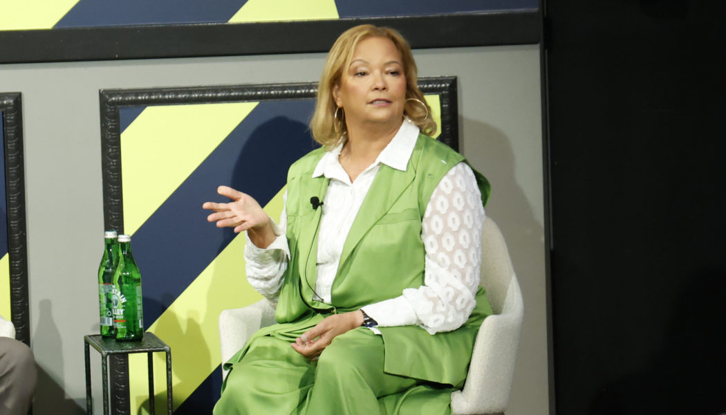 Apple announces even more major executive turnover