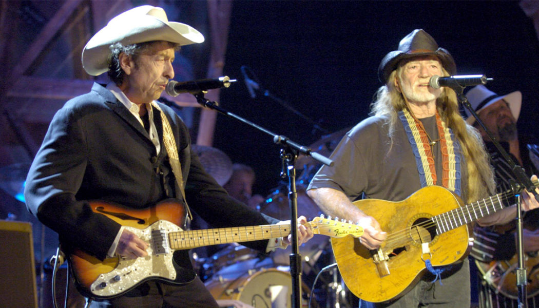 Bob Dylan Attempts to Describe Willie Nelson: "How Would You Define the Indefinable?"