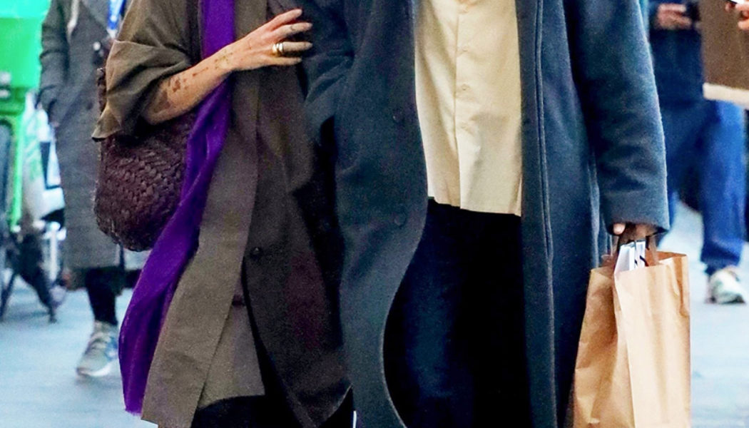 Cool Girls Everywhere Are Going to Run to Buy the ‘90s-It-Girl Heel Trend Zoë Kravitz Just Wore