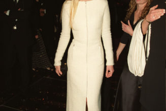 Gwyneth Paltrow Just Channeled Carolyn Bessette Kennedy, But Swapped Her '90s Sandals for *This* Shoe Trend