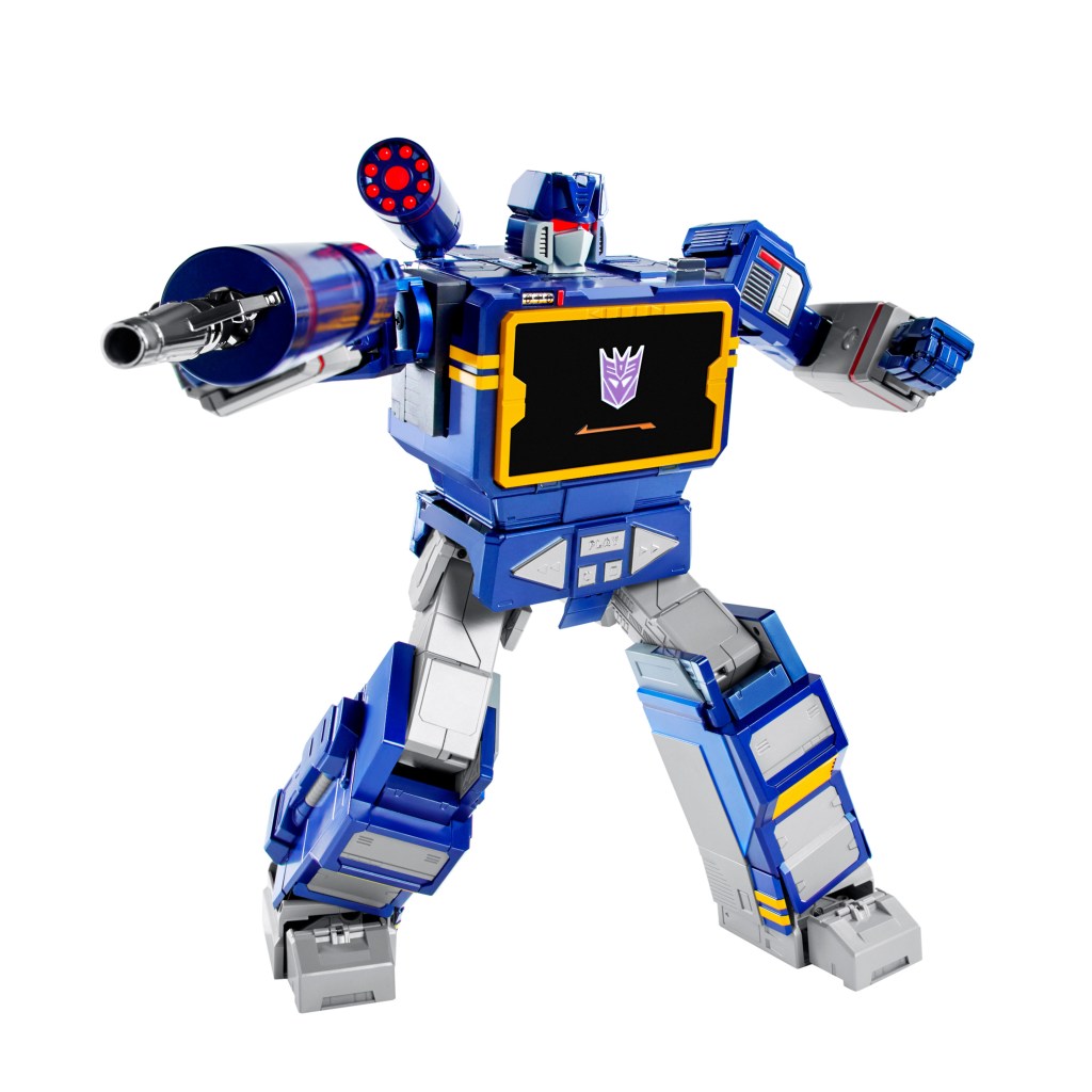 Hasbro & Robosen Auto-Converting TRANSFORMERS Soundwave Robot
