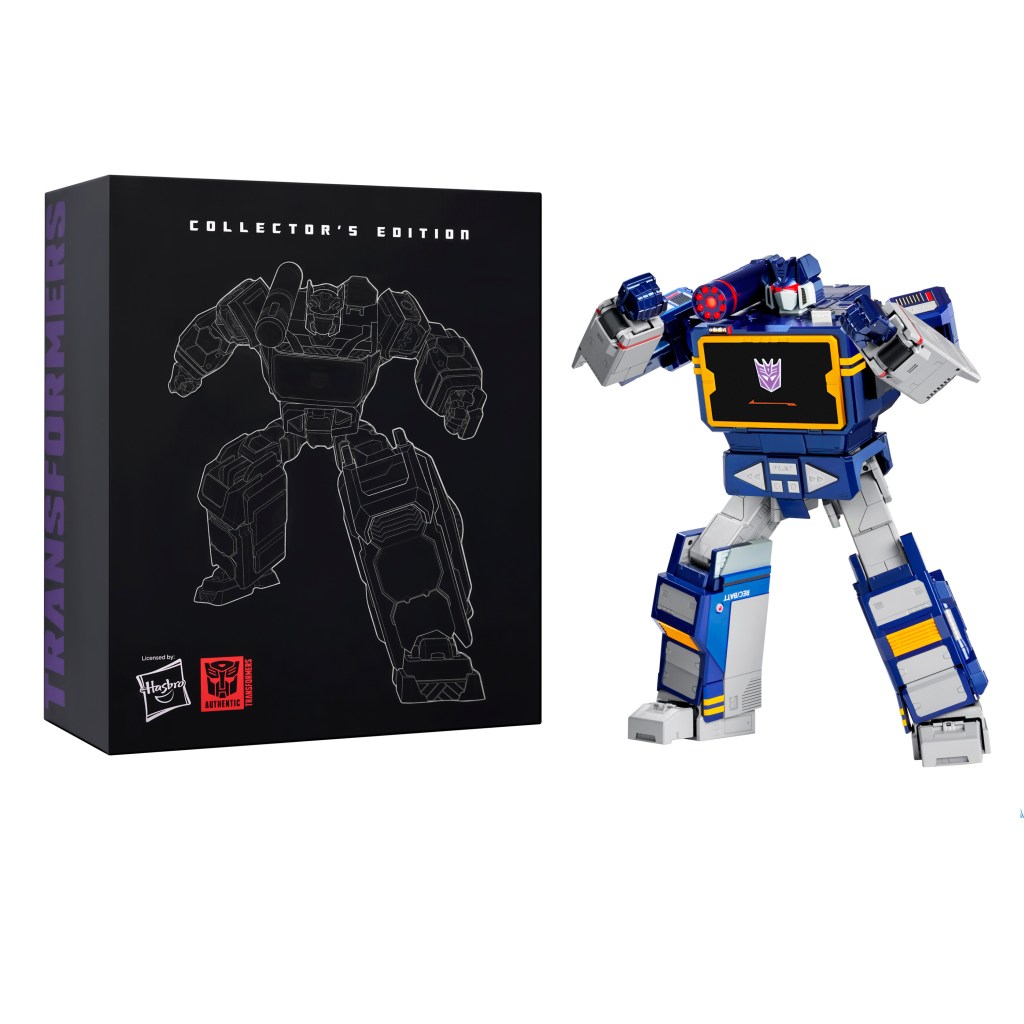 Hasbro & Robosen Auto-Converting TRANSFORMERS Soundwave Robot