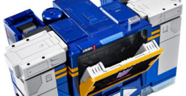 Hasbro & Robosen Robotics Unveil Auto Converting ‘Transformers’ Soundwave Robot