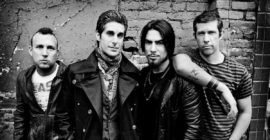 Jane’s Addiction Members and Perry Farrell Reconcile But Confirm Band Is Broken Up