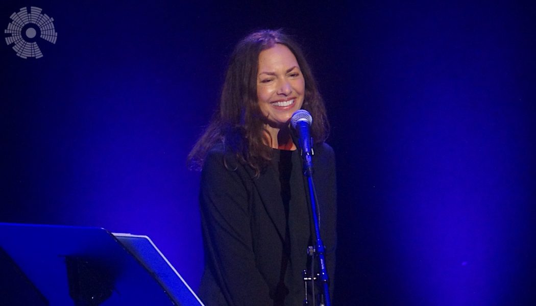 Susanna Hoffs' Eternal Brightness Shines at Intimate Connecticut Show