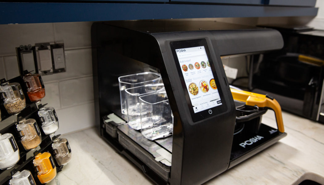 This $1,500 robot cooks dinner while I work