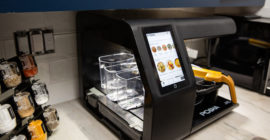 This $1,500 robot cooks dinner while I work