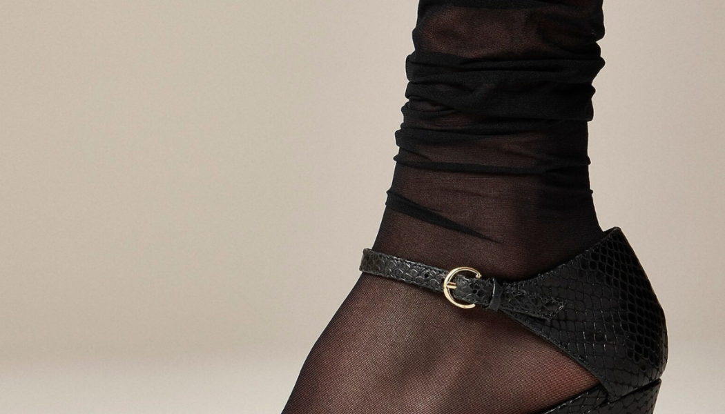 This Formerly Nerdy Shoe Trend Is Actually All It Girls Are Wearing for Winter