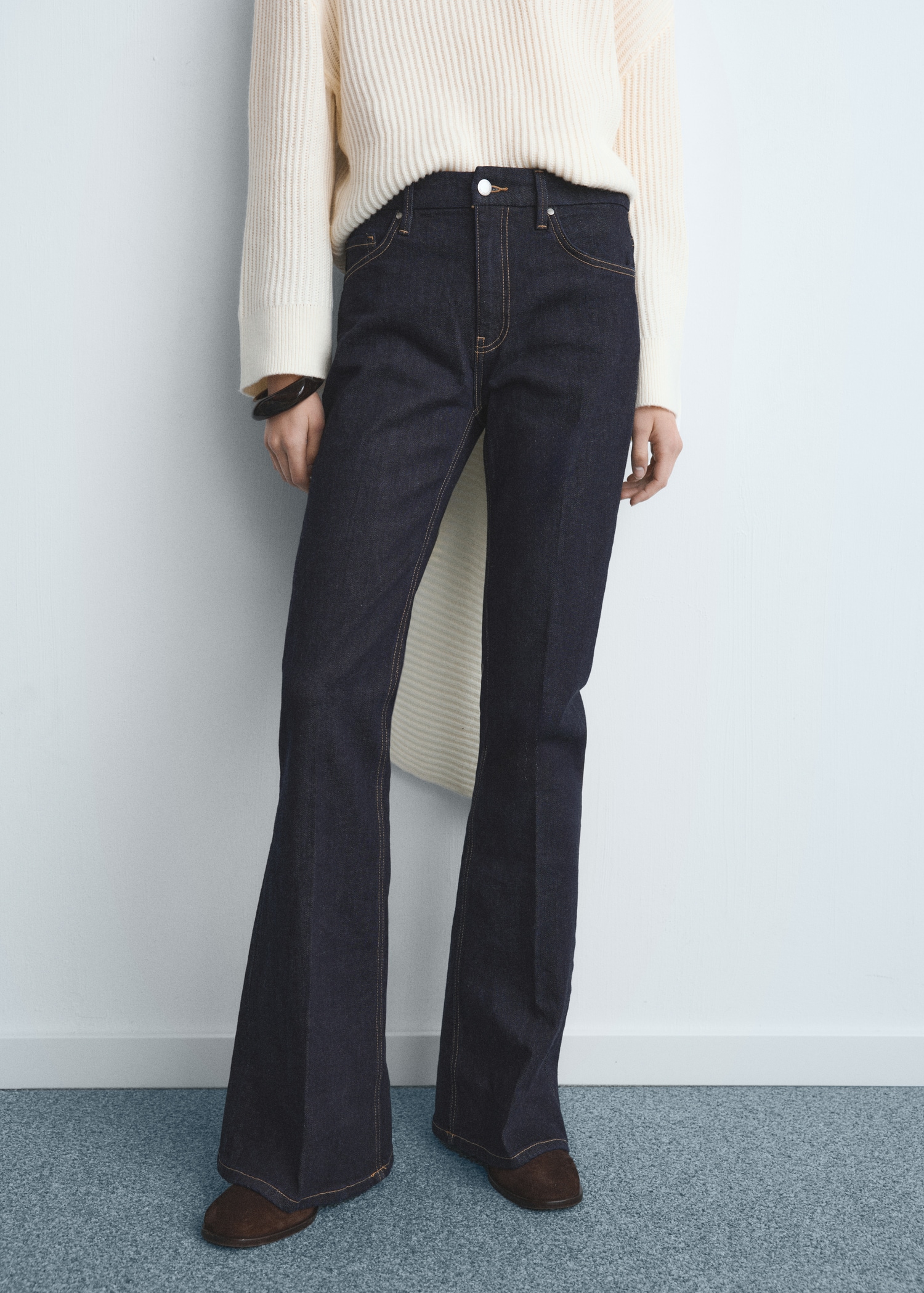 Violet Flared High-Rise Jeans - Women | Mango United Kingdom