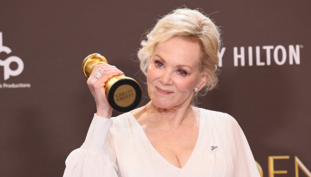 Actors Protest ICE with "Be Good" Pins at Golden Globes