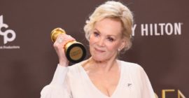 Actors Protest ICE with “Be Good” Pins at Golden Globes