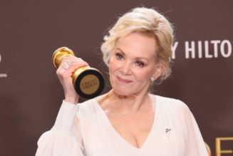 Actors Protest ICE with "Be Good" Pins at Golden Globes