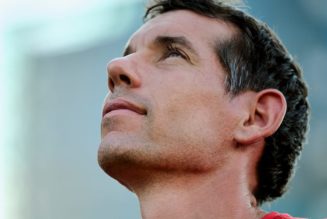 Alex Honnold Attempts Free Solo Ascent of Taipei 101