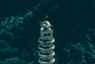 Alex Honnold Free Climbs 101-Floor Skyscraper In Taipei While Listening to Tool