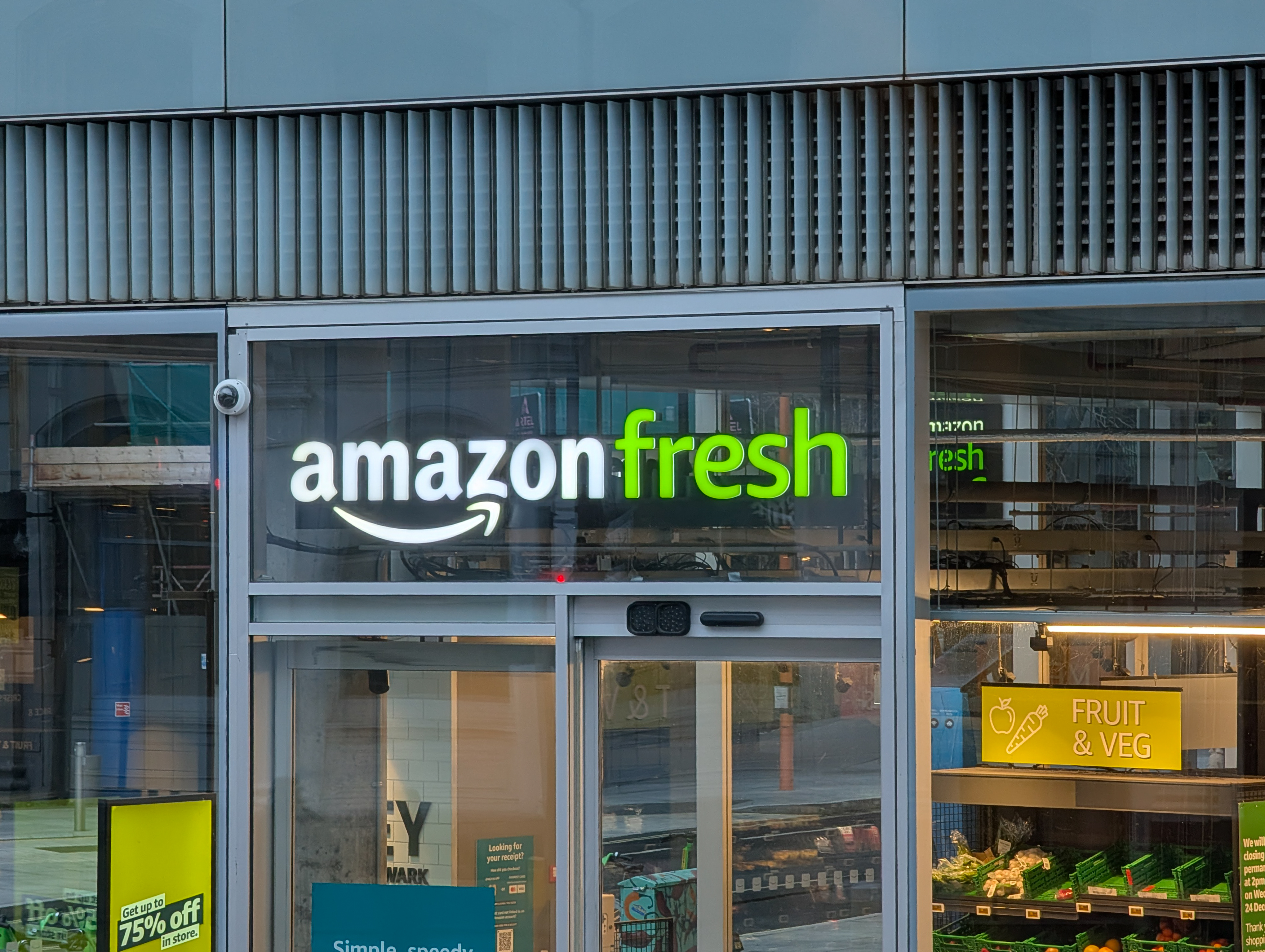 Amazon Fresh Grocery Store In London