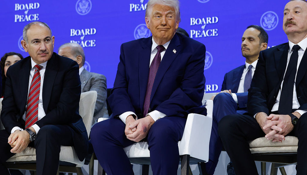 Betting Odds Increase On Donald Trump Leaving The White House Early