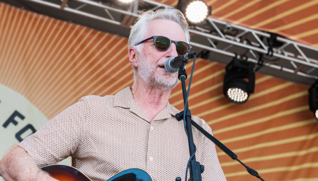 Billy Bragg Releases New Song "City of Heroes" Supporting Minneapolis Protesters