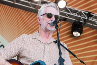Billy Bragg Releases New Song "City of Heroes" Supporting Minneapolis Protesters