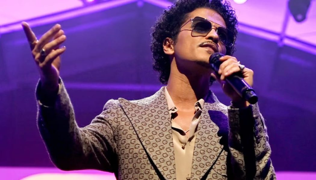 Bruno Mars Adds 30 New Dates to “The Romantic Tour”