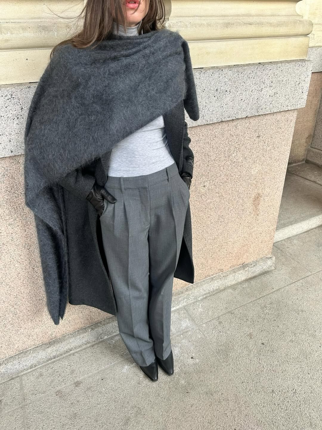 @iliridakrasniqi wears the Aritzia Expertly Tailored collection