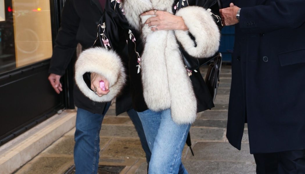 In Paris, Cigarette Jeans Are in Heavy Rotation—Wear Them With This Anti-Trend Shoe to Look Like a Local