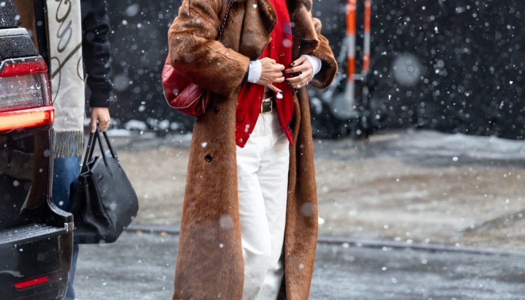 It Girls With Good Style Know That White Jeans Look Chicer in Winter—These Are the Shoes to Pair With Them