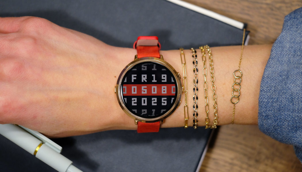 Pebble’s round smartwatch is getting a reboot