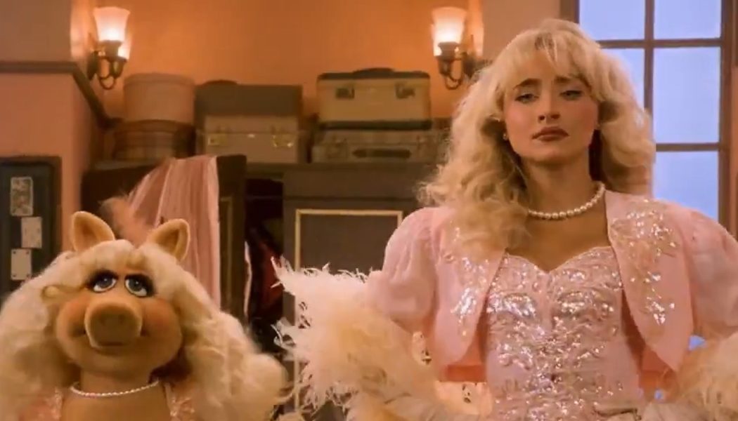 Sabrina Carpenter and Miss Piggy Join Forces in New Teaser for The Muppet Show