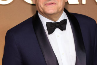 Ted Sarandos says Netflix will commit to 45-day theatrical releases