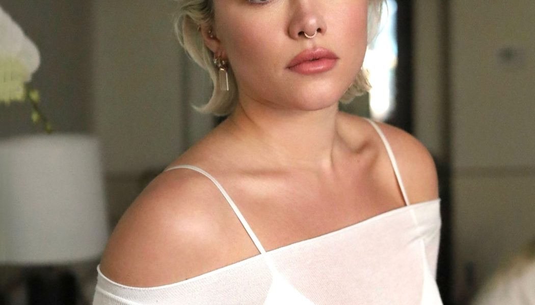 This Underrated Product Is About to Elevate Your No-Makeup Makeup Look