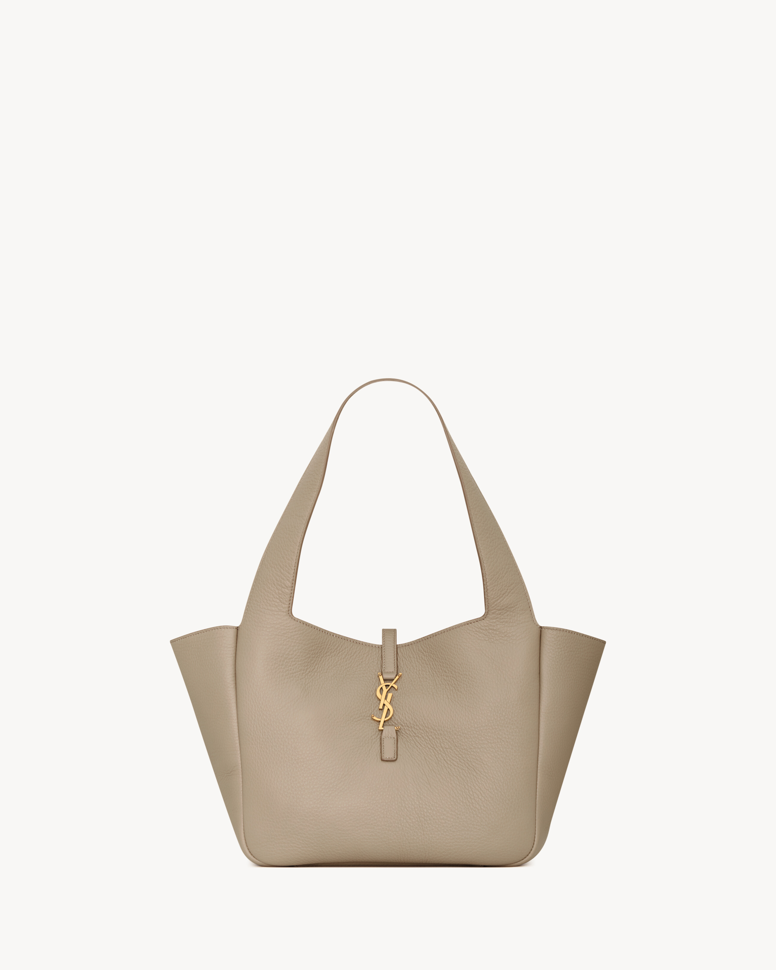 Le 5 &amp;Agrave; 7 Small Bea in Grained Leather