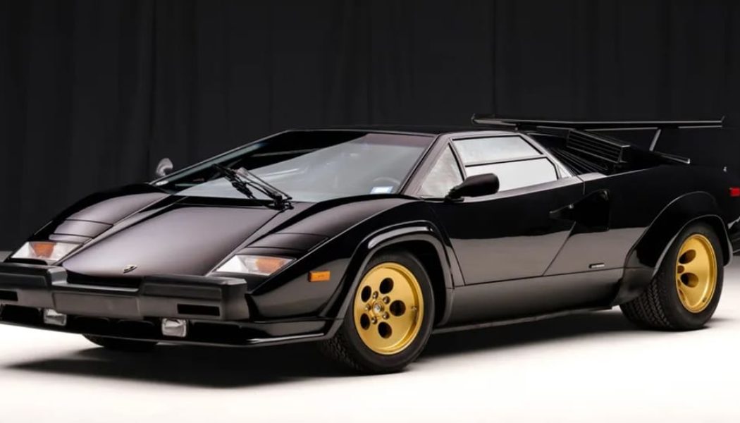 A 1988 Lamborghini Countach 5000 QV With 2,100 Miles Hits the Market