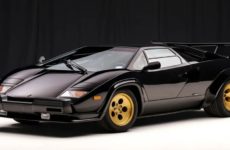 A 1988 Lamborghini Countach 5000 QV With 2,100 Miles Hits the Market