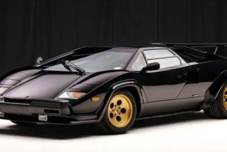 A 1988 Lamborghini Countach 5000 QV With 2,100 Miles Hits the Market