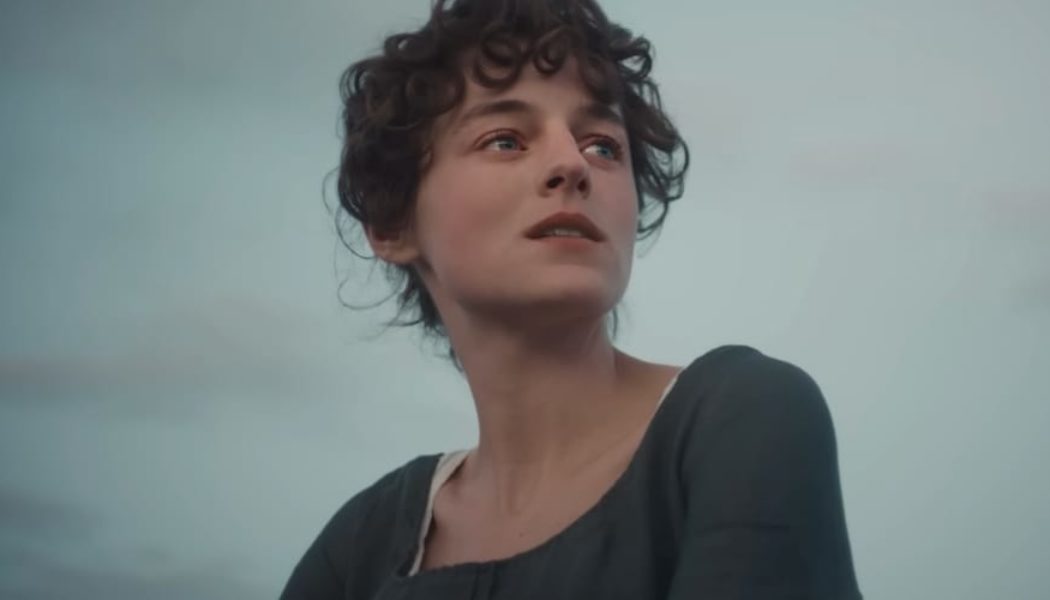 A First Look at Emma Corrin as Elizabeth Bennet for Netflix’s Upcoming ‘Pride & Prejudice’ Miniseries