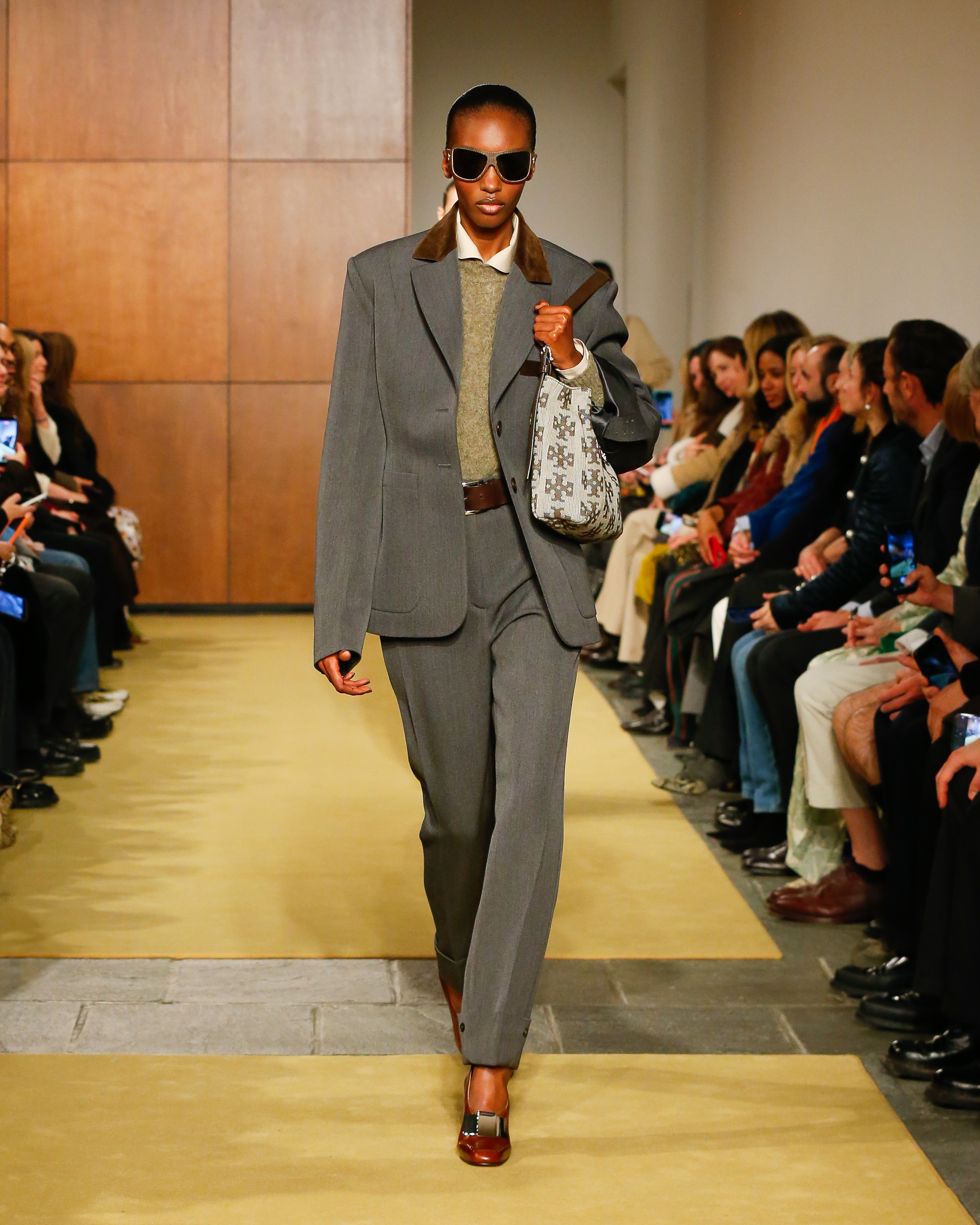 Tory Burch F/W 26 runway model.