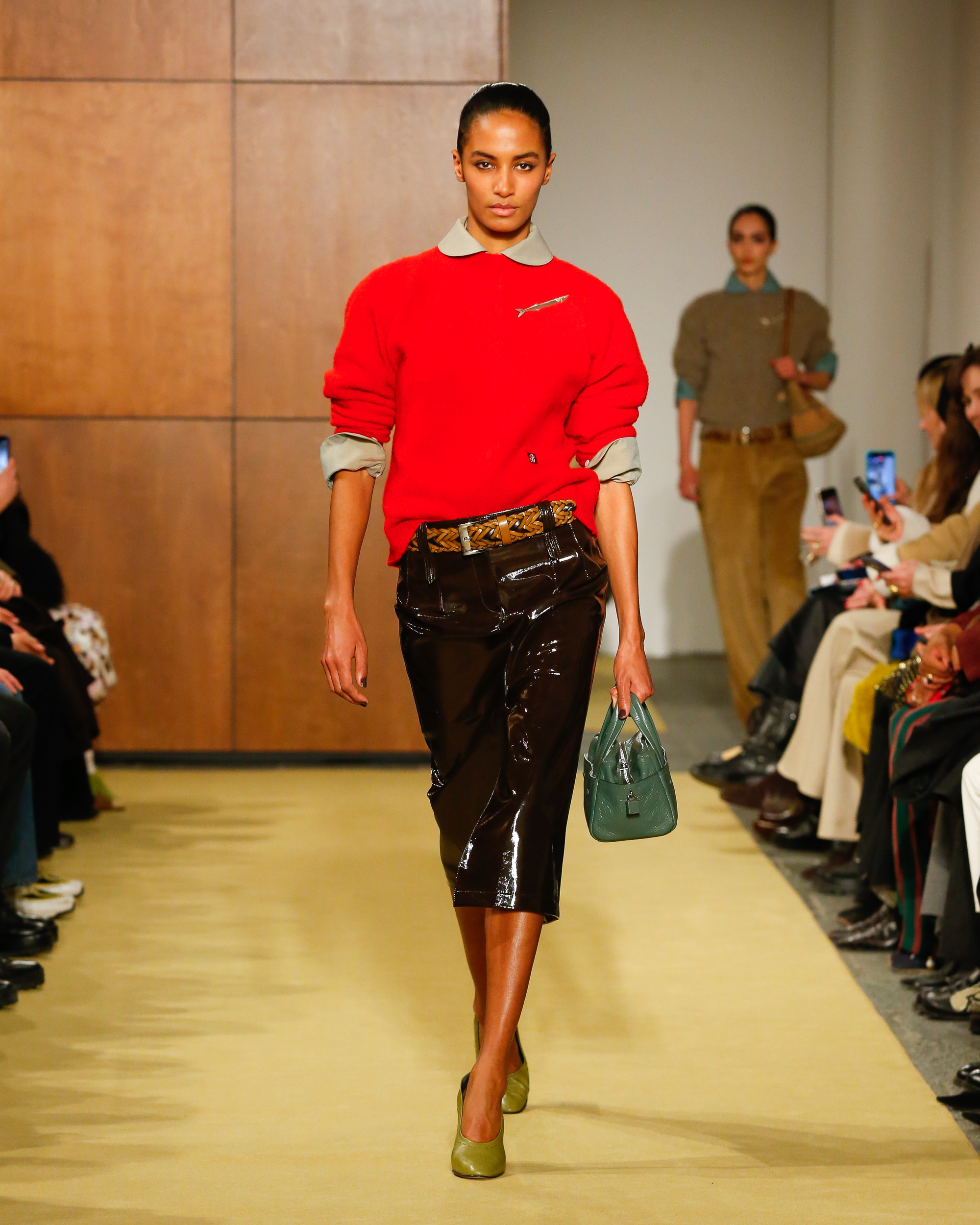 Tory Burch F/W 26 runway model.