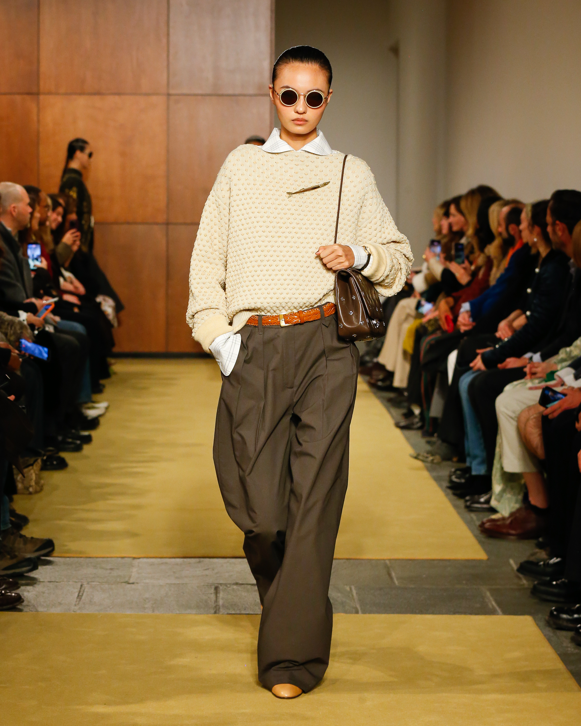 Tory Burch F/W 26 runway model.