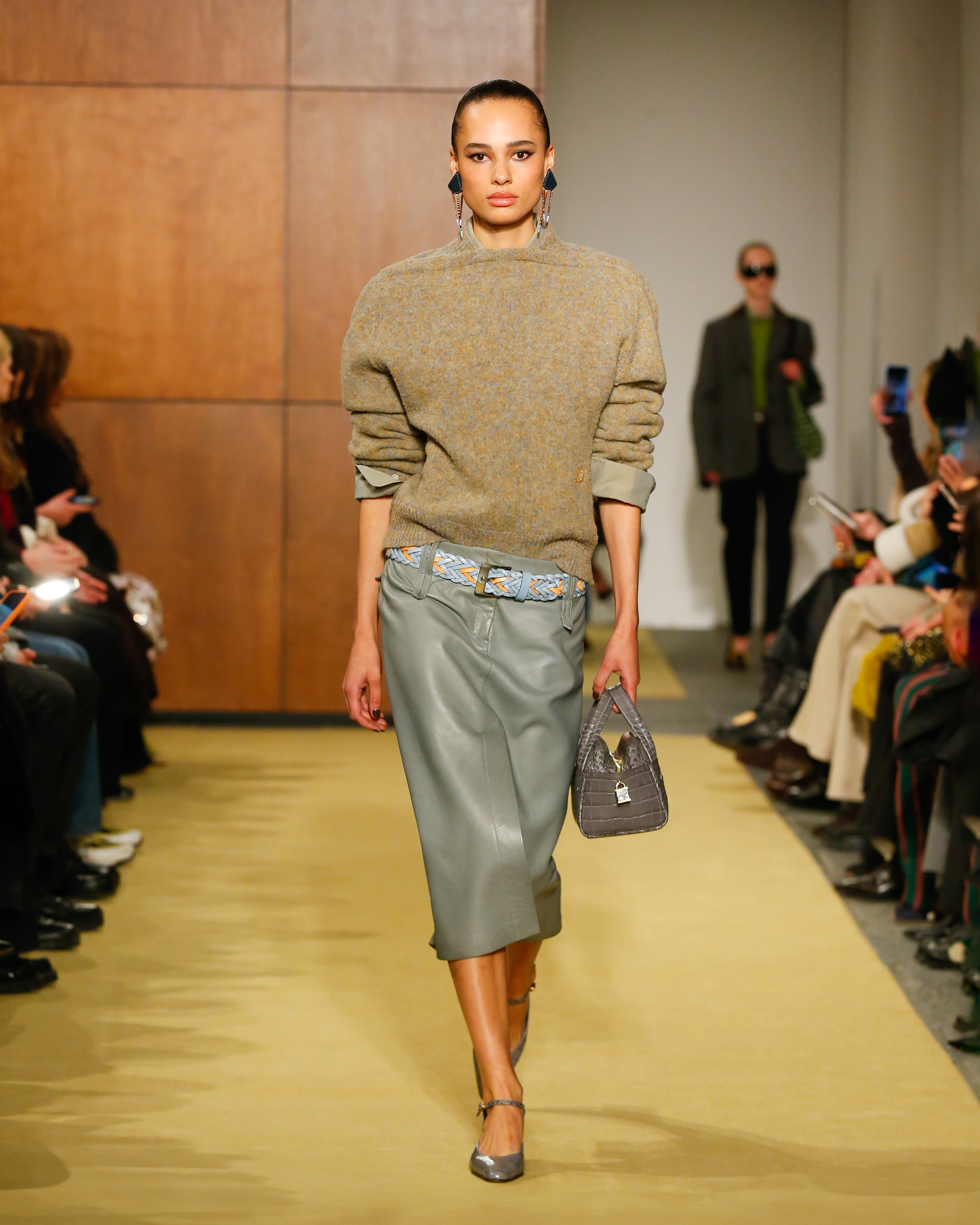 Tory Burch F/W 26 runway model.