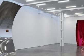 Anish Kapoor Presents New 'Mirror Works' in NYC