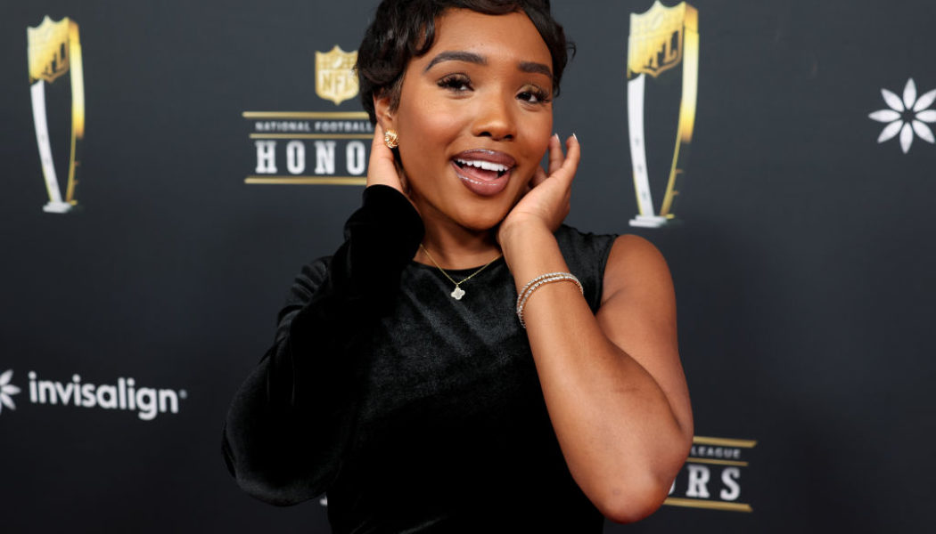 Baes & Baddies: Meet Sultry Sports Reporter Janerika Owens