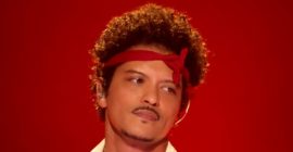 Bruno Mars Wants to Make Love, But The Romantic Just Starfishes: Review