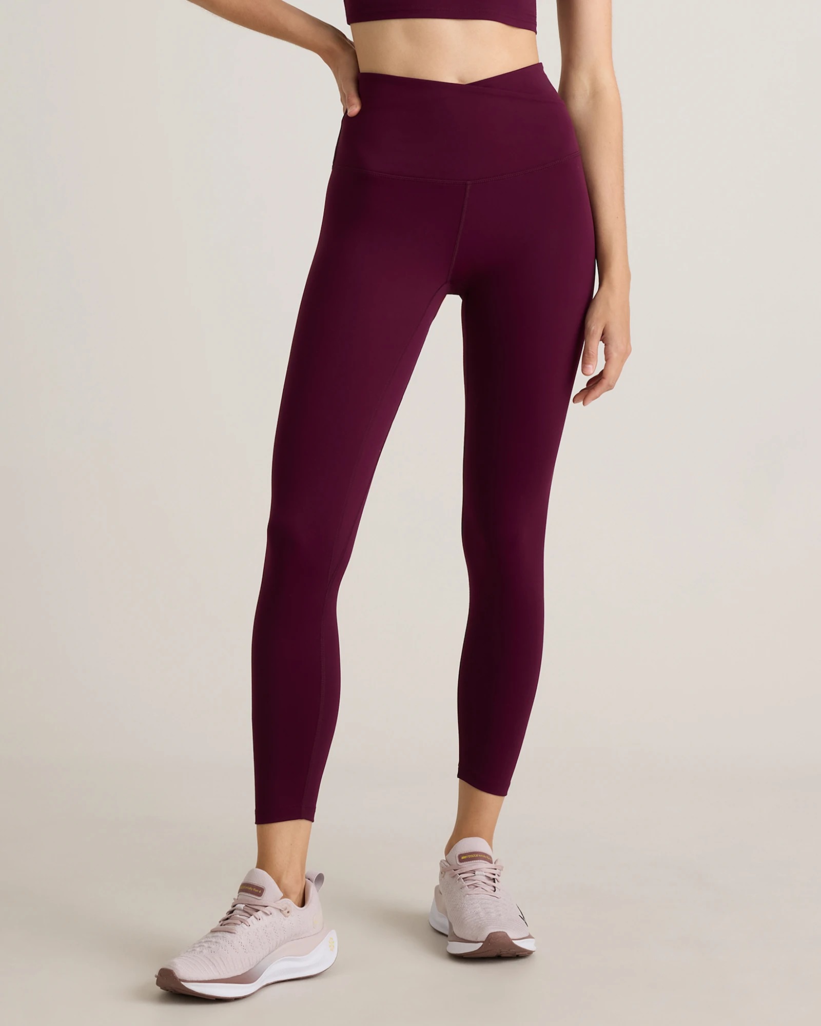 Ultra-Form High-Rise Crossover Legging in Plum