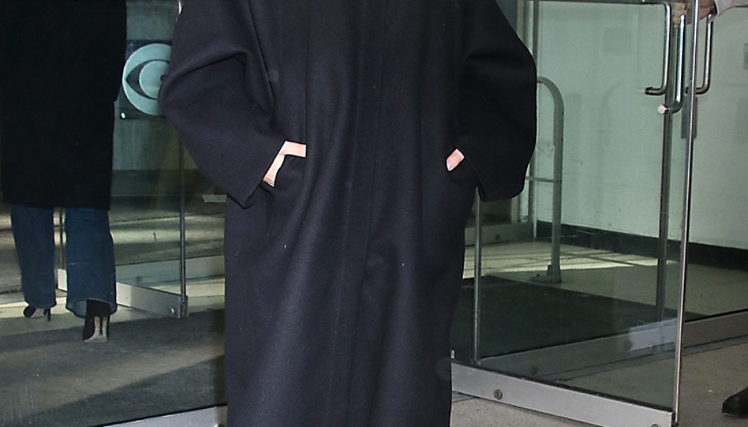 Every L.A. Girl Who Visits NYC Packs This Exact 3-Piece Outfit