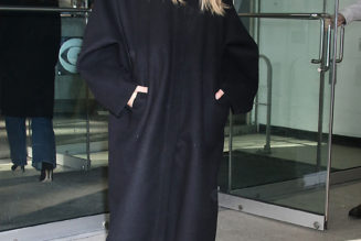 Every L.A. Girl Who Visits NYC Packs This Exact 3-Piece Outfit