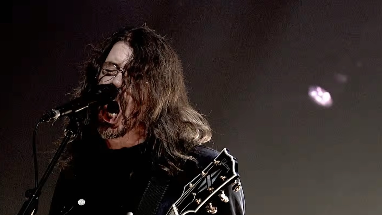 Foo Fighters on Graham Norton Show (BBC)