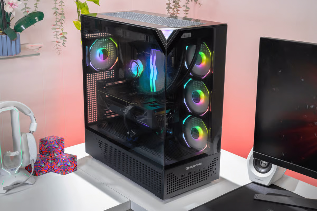 iBuyPower Element 9 Pro R07 Lifestyle Image